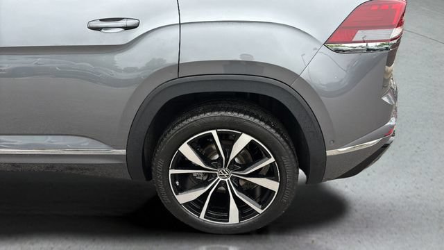 Used 2024 Volkswagen Atlas Cross Sport SEL Premium R-Line AWD/4WD image 38