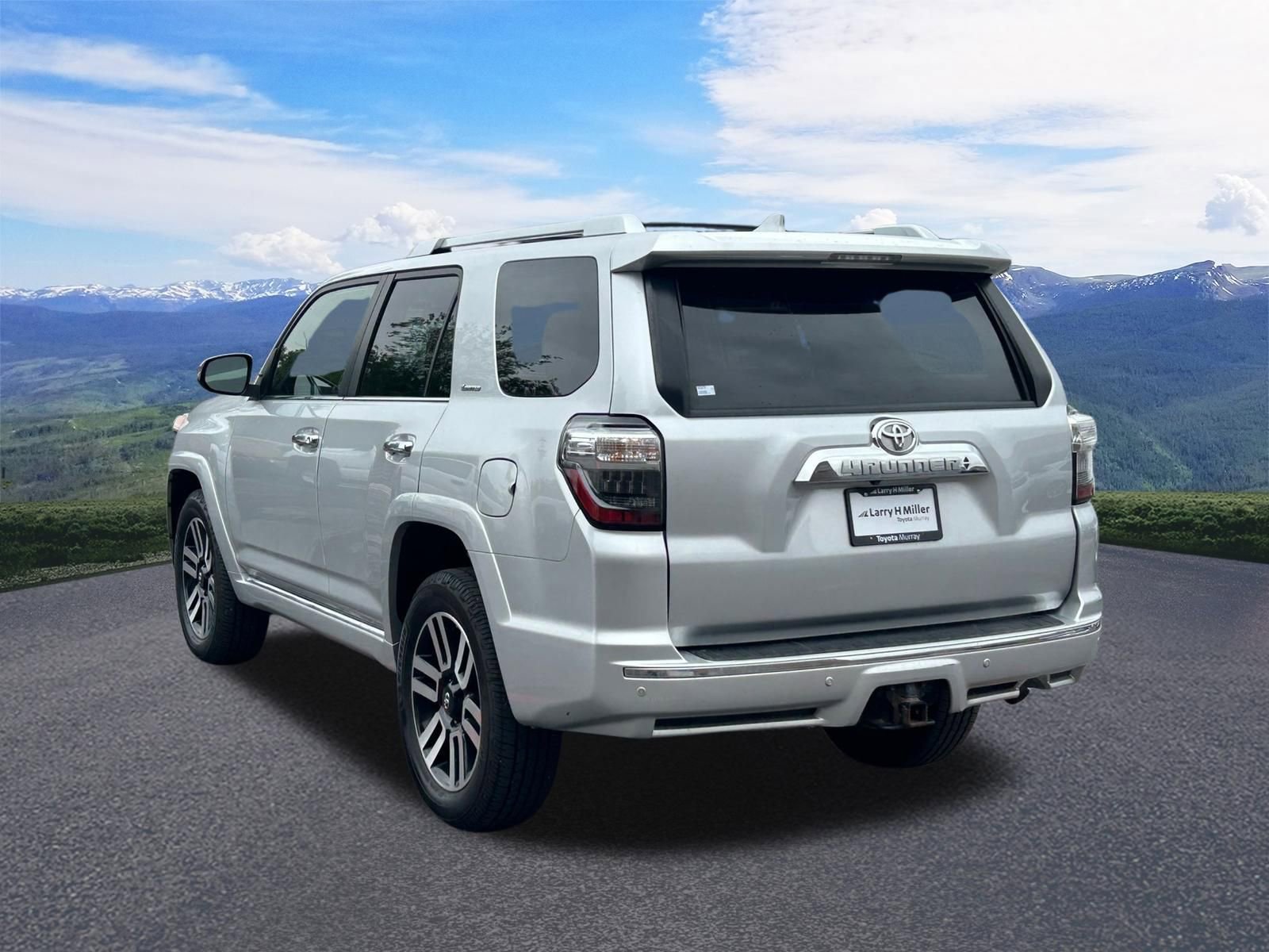 Used 2016 Toyota 4Runner Limited AWD/4WD image 3