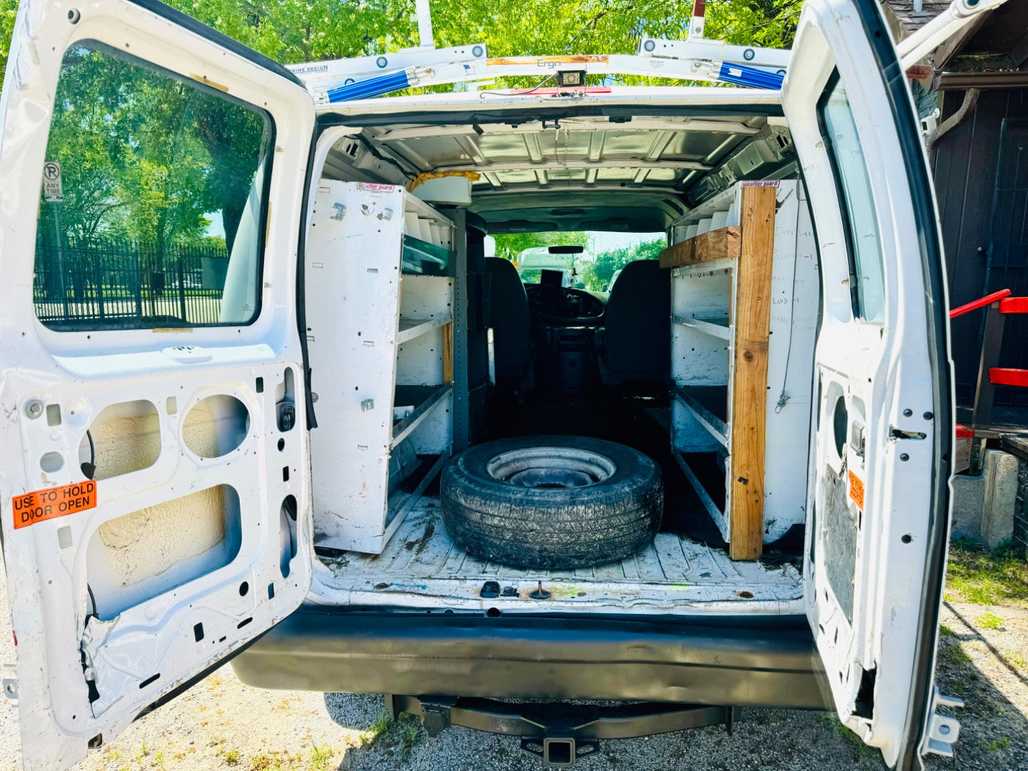 Used 2005 Ford E-250 and Econoline 250 image 12