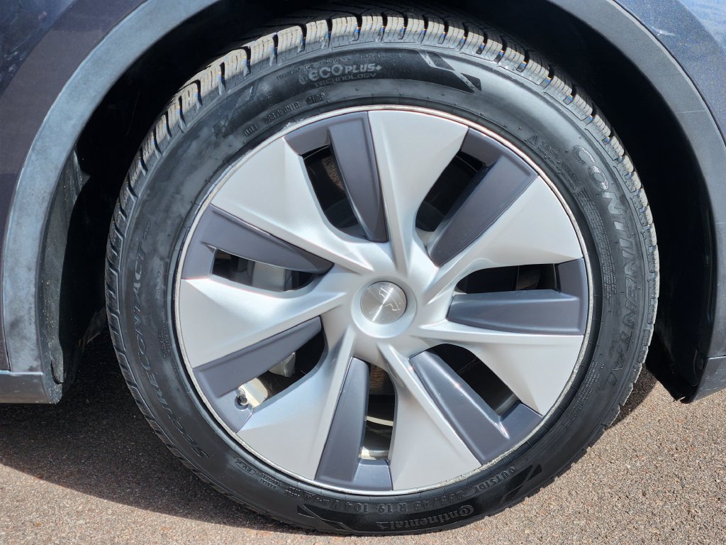 Used 2023 Tesla Model Y Long Range AWD/4WD image 30