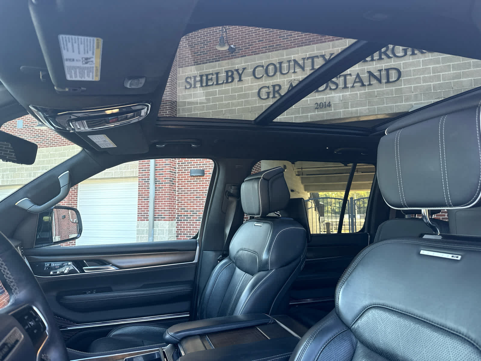 Used 2023 Jeep Grand Wagoneer Series II w/ Rear Seat Video Group 1 AWD/4WD image 12