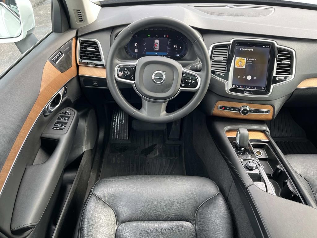 Used 2023 Volvo XC90 B6 Plus w/ Protection Package image 14