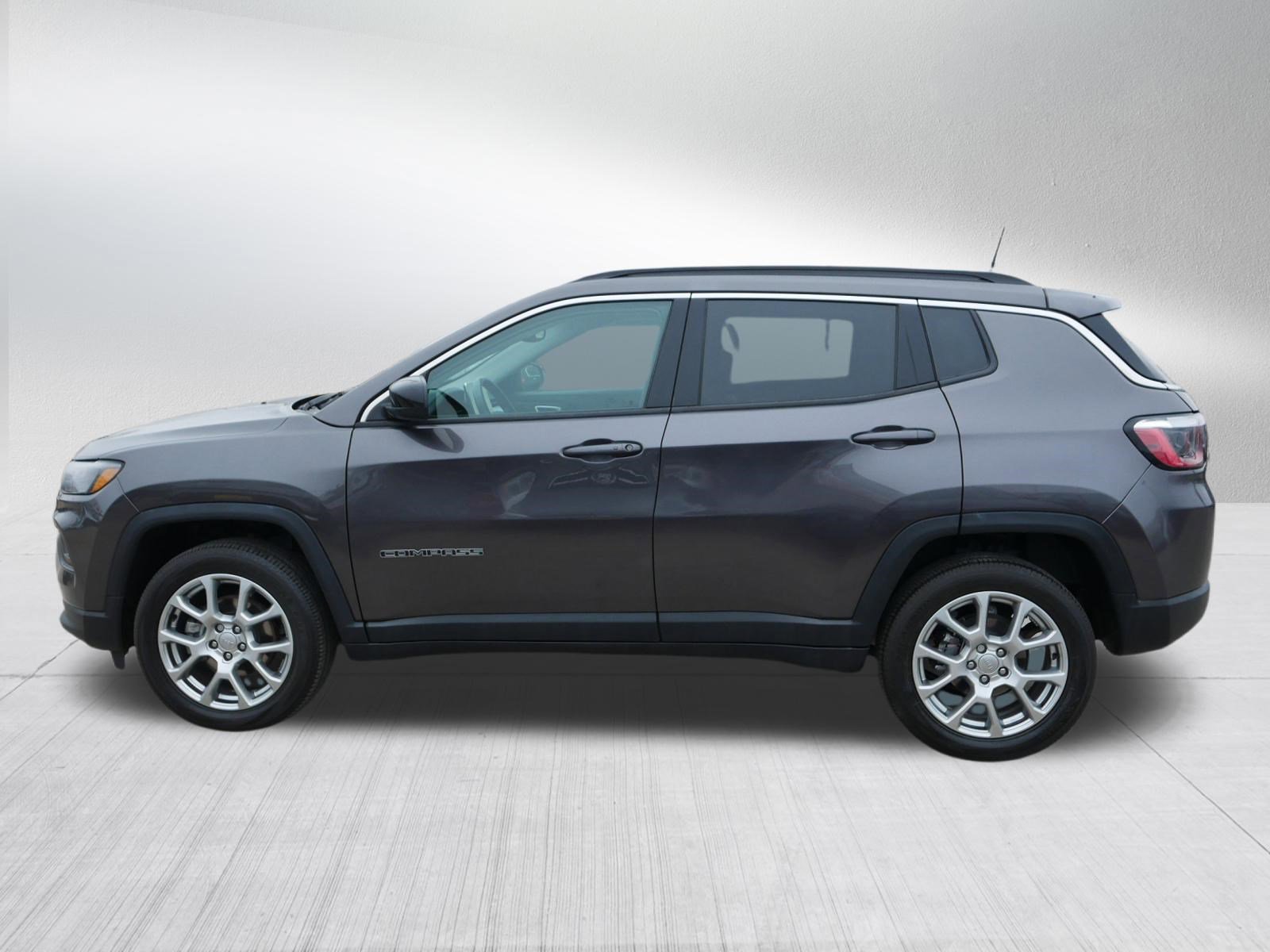 Used 2022 Jeep Compass Latitude AWD/4WD image 4