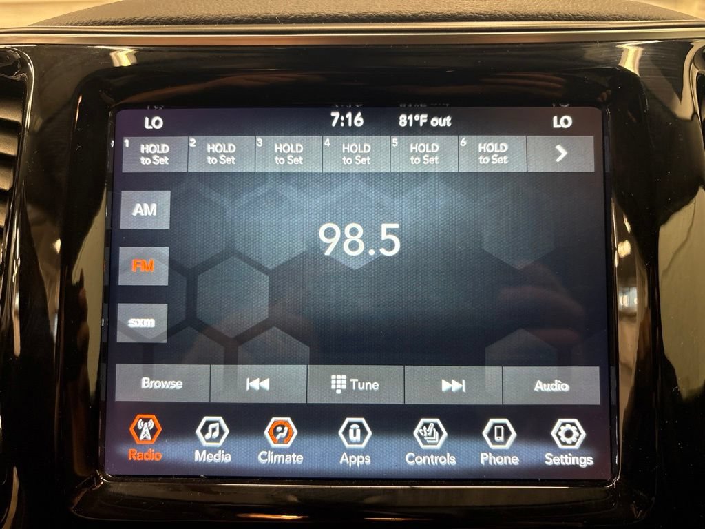 Used 2020 Jeep Cherokee Limited AWD/4WD image 11