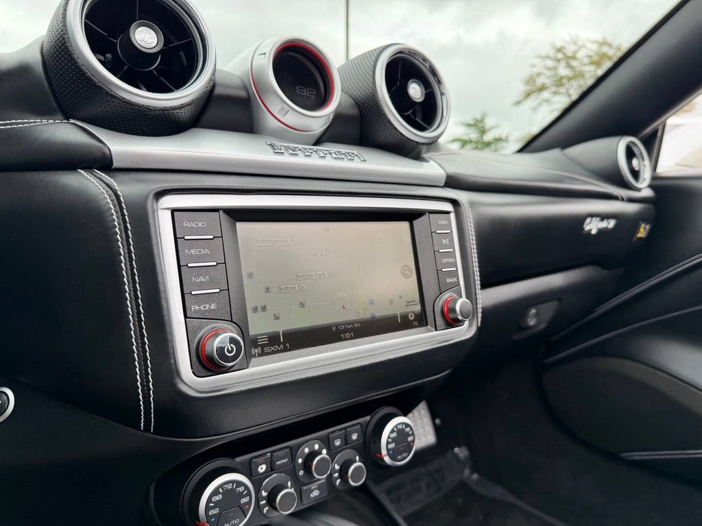 Used 2015 Ferrari California T RWD image 57