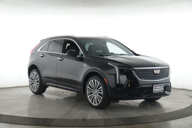 Used 2024 Cadillac XT4 Premium Luxury w/ Technology Package image 2