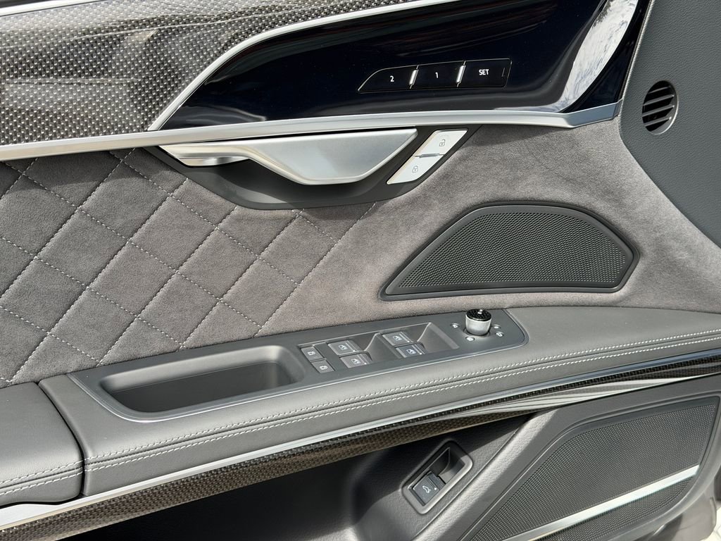 Used 2025 Audi S8 image 12
