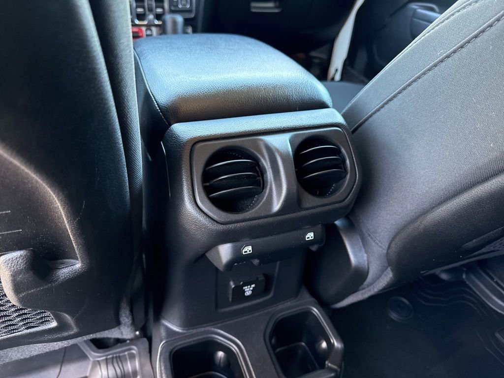 Used 2022 Jeep Wrangler Unlimited Rubicon w/ LED Lighting Group image 37
