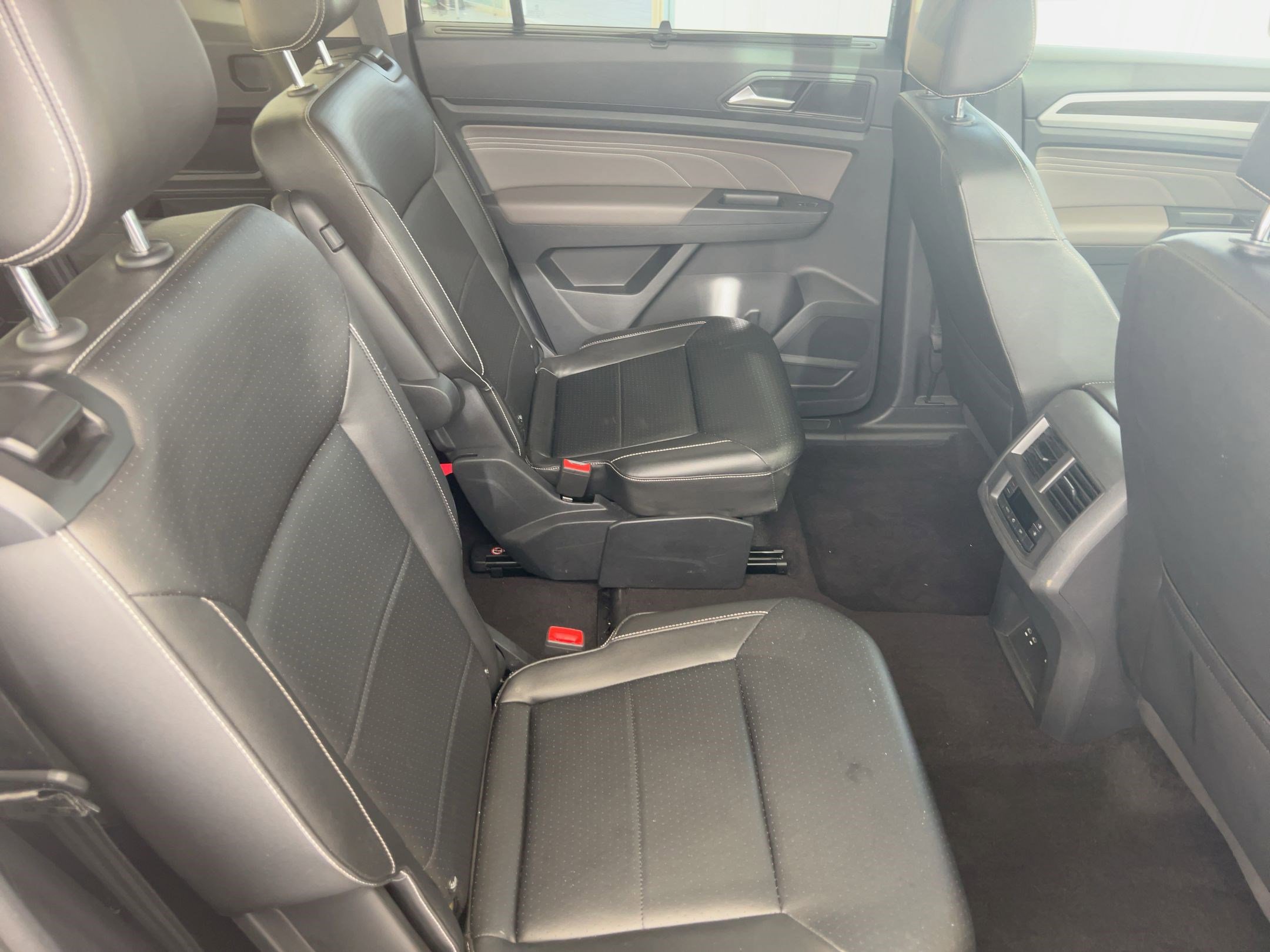 Used 2021 Volkswagen Atlas SE image 30