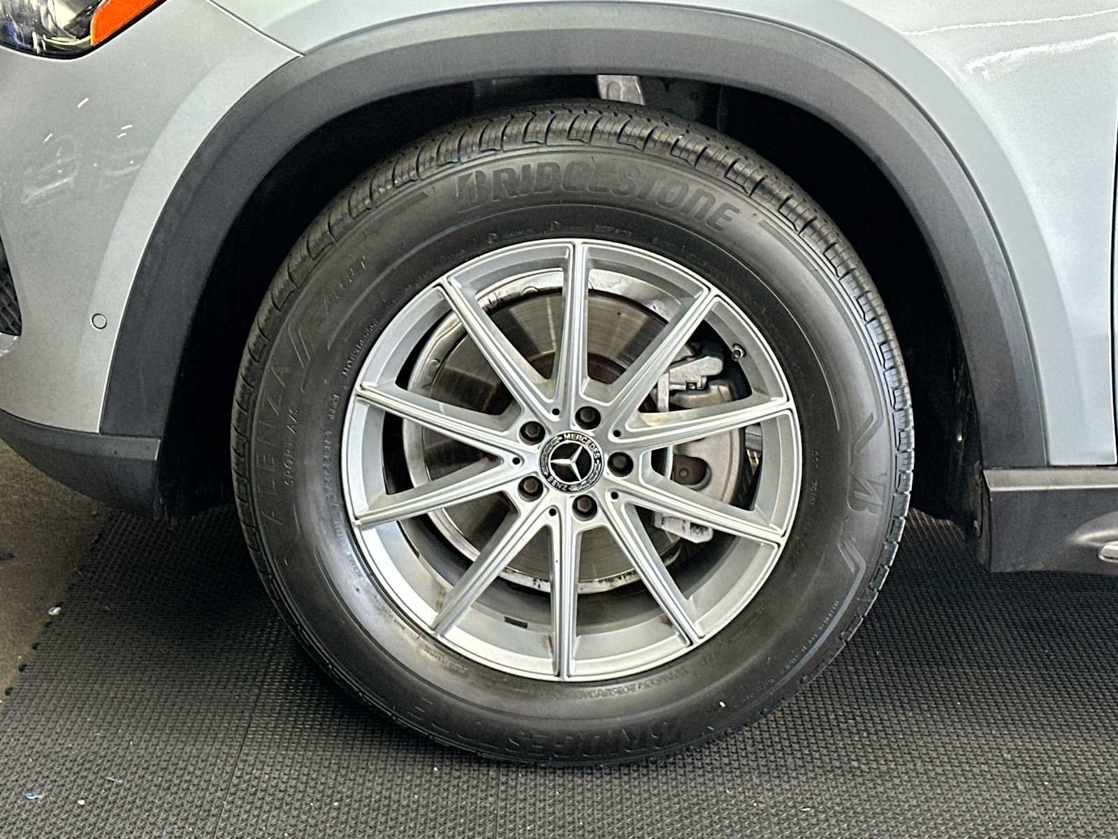 Used 2024 Mercedes-Benz GLE 350 4MATIC image 11