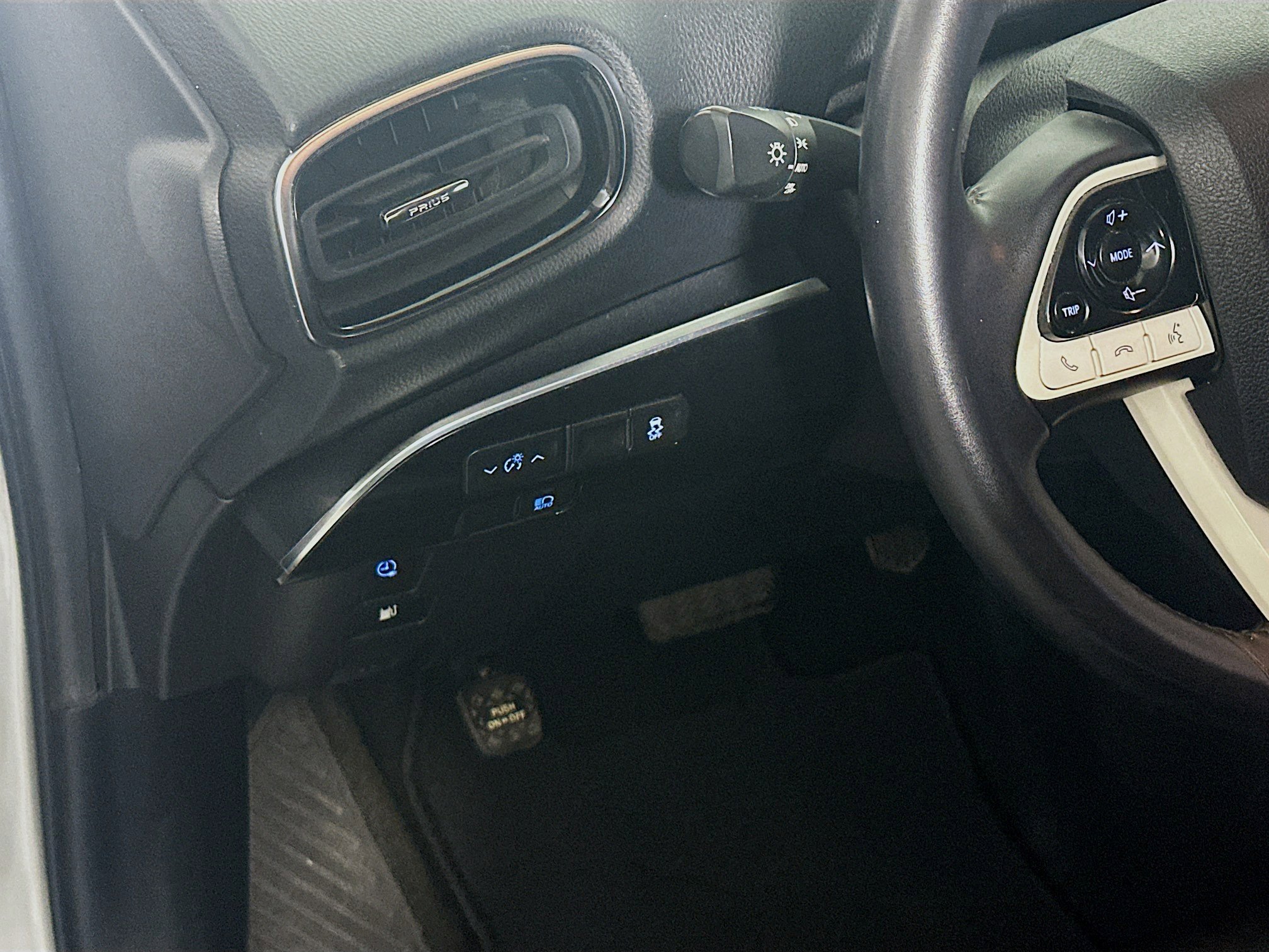 Used 2019 Toyota Prius Prime Premium w/ Carpet Mat Package FWD image 16