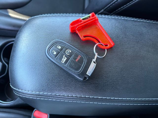 Used 2019 Jeep Cherokee Latitude Plus w/ Comfort/Convenience Group image 29