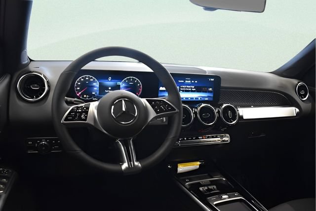 New 2026 Mercedes-Benz GLB 250 4MATIC image 26