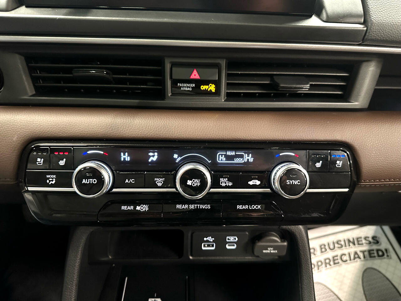 Used 2025 Honda Pilot Elite image 17