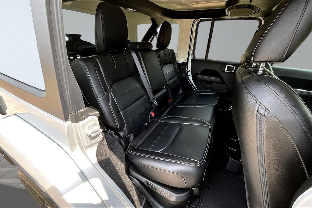 Used 2023 Jeep Wrangler Unlimited Sahara w/ Cold Weather Group AWD/4WD image 25
