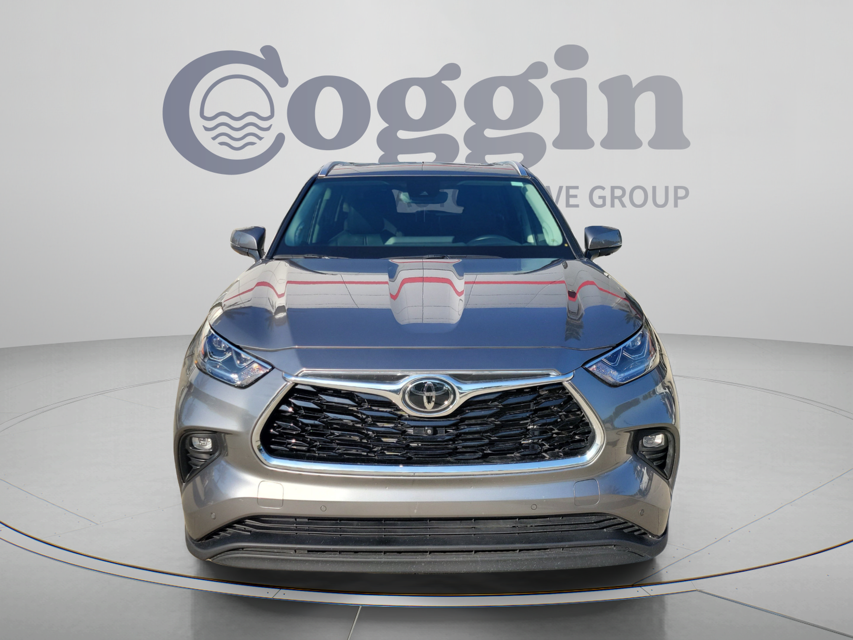 Certified 2025 Toyota Highlander Limited FWD image 6