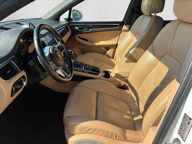 Used 2018 Porsche Macan AWD/4WD image 11