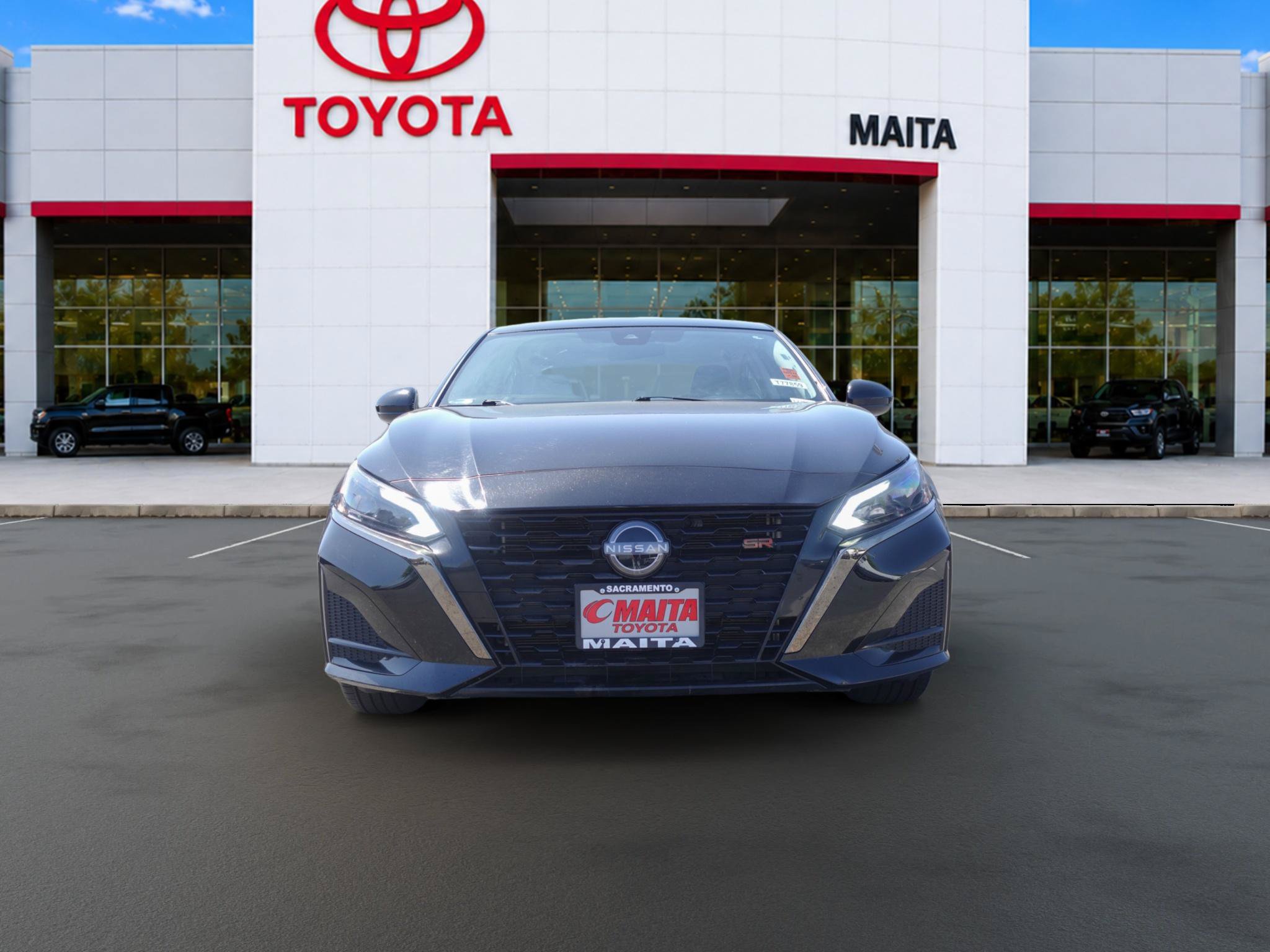 Used 2025 Nissan Altima 2.5 SR FWD image 8