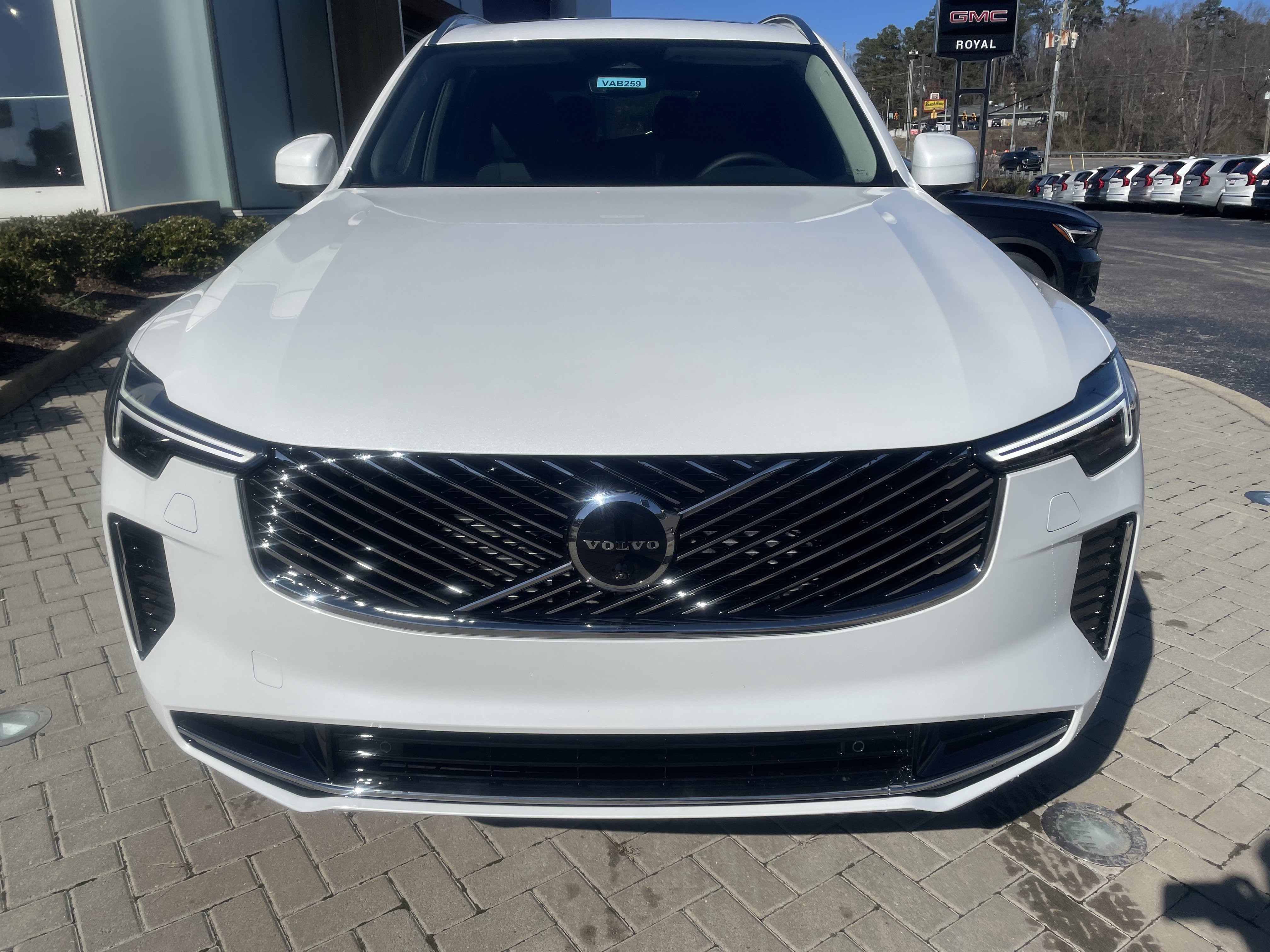 New 2026 Volvo XC90 B6 Plus w/ Protection Package Premier image 2