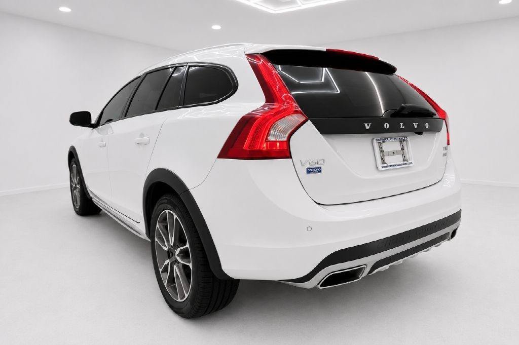 Used 2017 Volvo V60 T5 Cross Country w/ Convenience Package AWD/4WD image 5