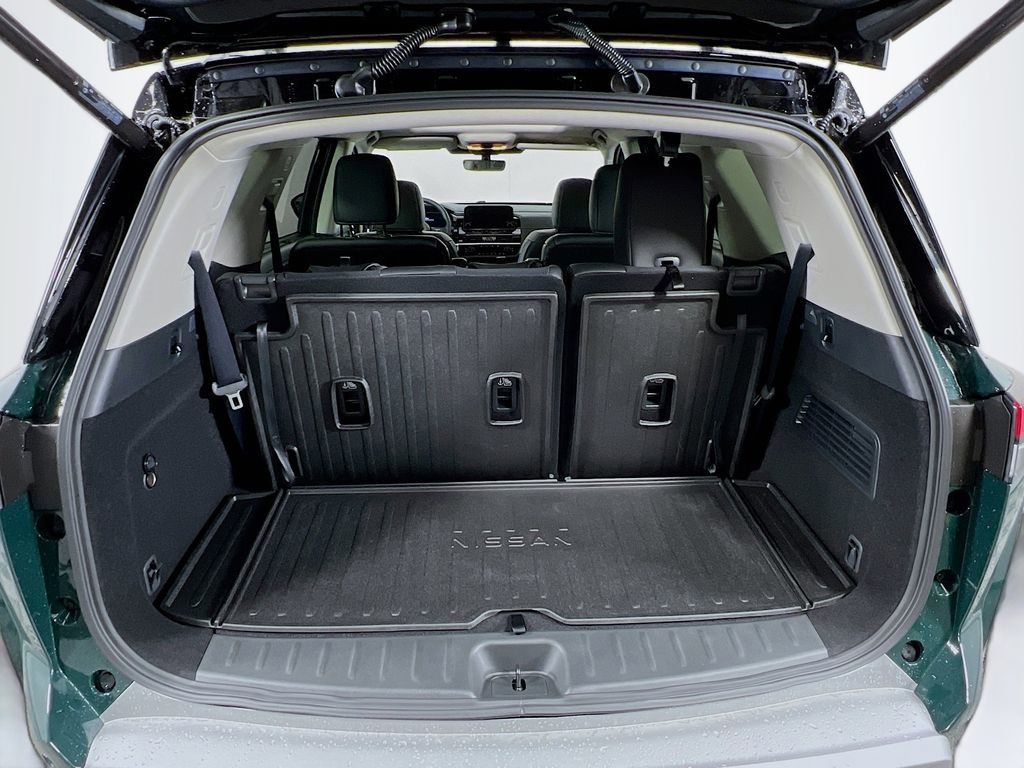 Used 2025 Nissan Pathfinder Platinum image 25