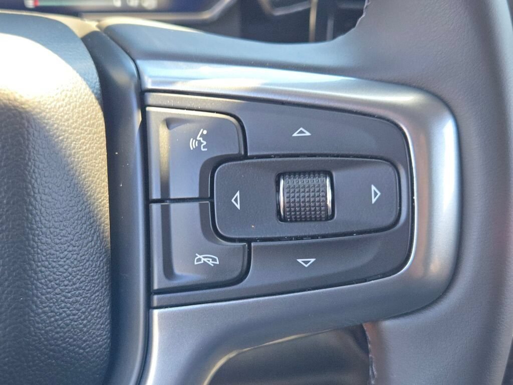 Certified 2025 Chevrolet Silverado 1500 LT AWD/4WD image 39