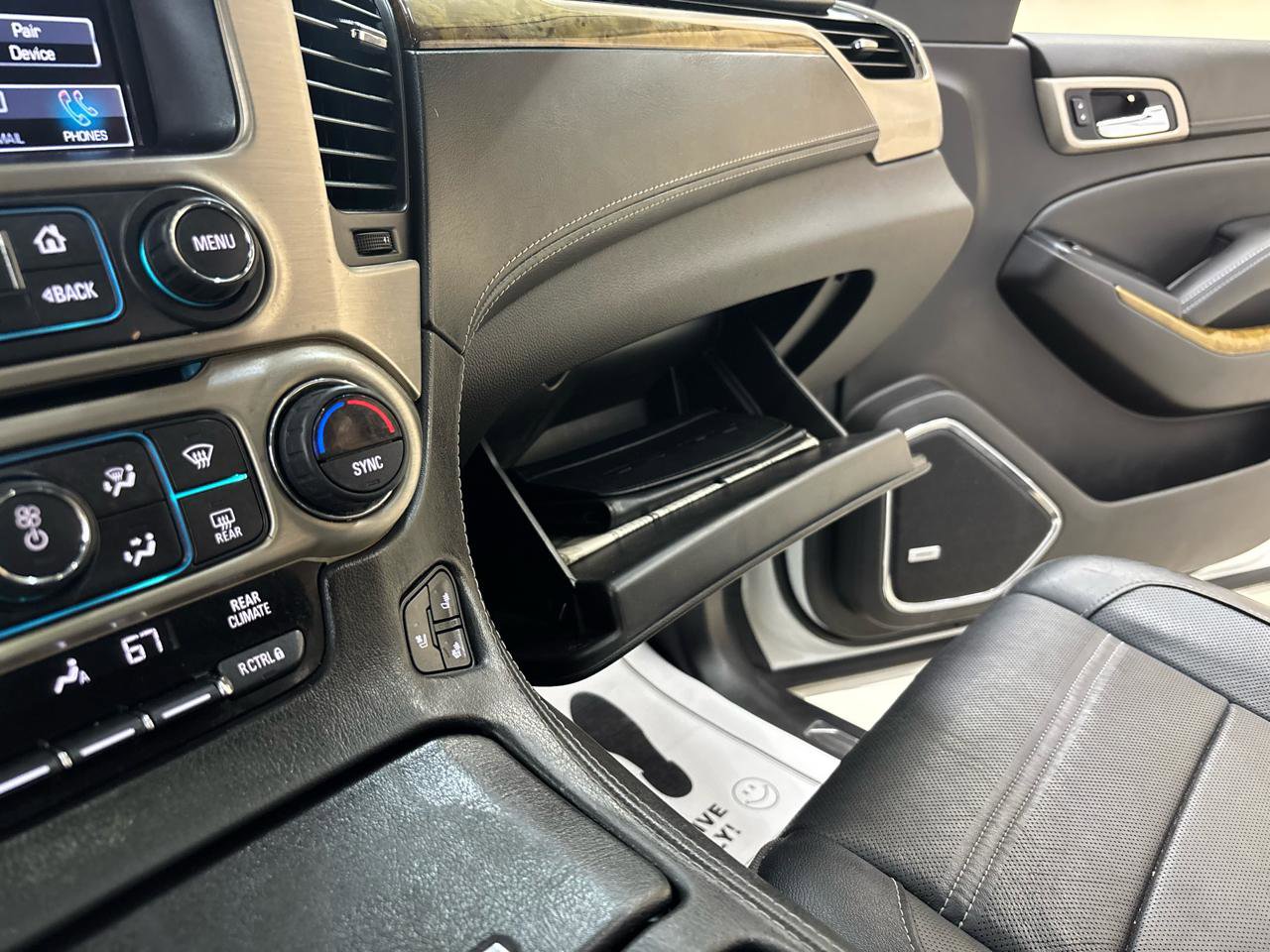 Used 2017 GMC Yukon Denali w/ Open Road Package AWD/4WD image 43