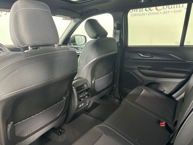 New 2025 Jeep Grand Cherokee Laredo X image 24