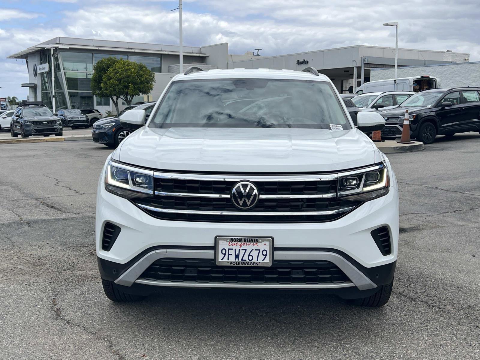 Used 2023 Volkswagen Atlas SE w/ Black Wheel Package AWD/4WD image 4