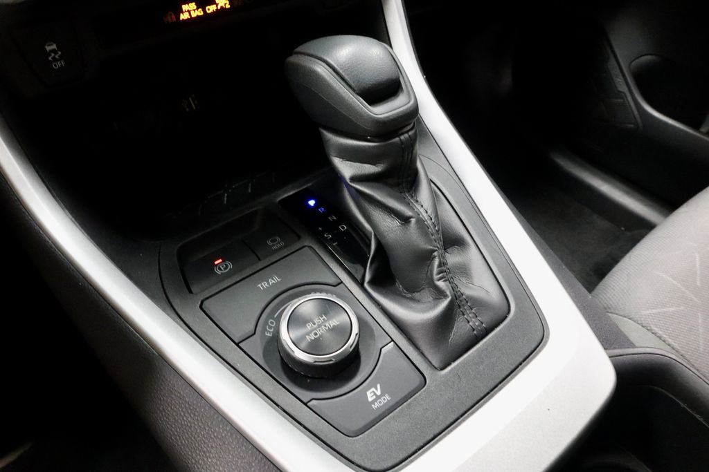Used 2024 Toyota RAV4 XLE AWD/4WD image 31