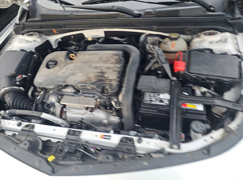 Used 2018 Chevrolet Malibu LT FWD image 8
