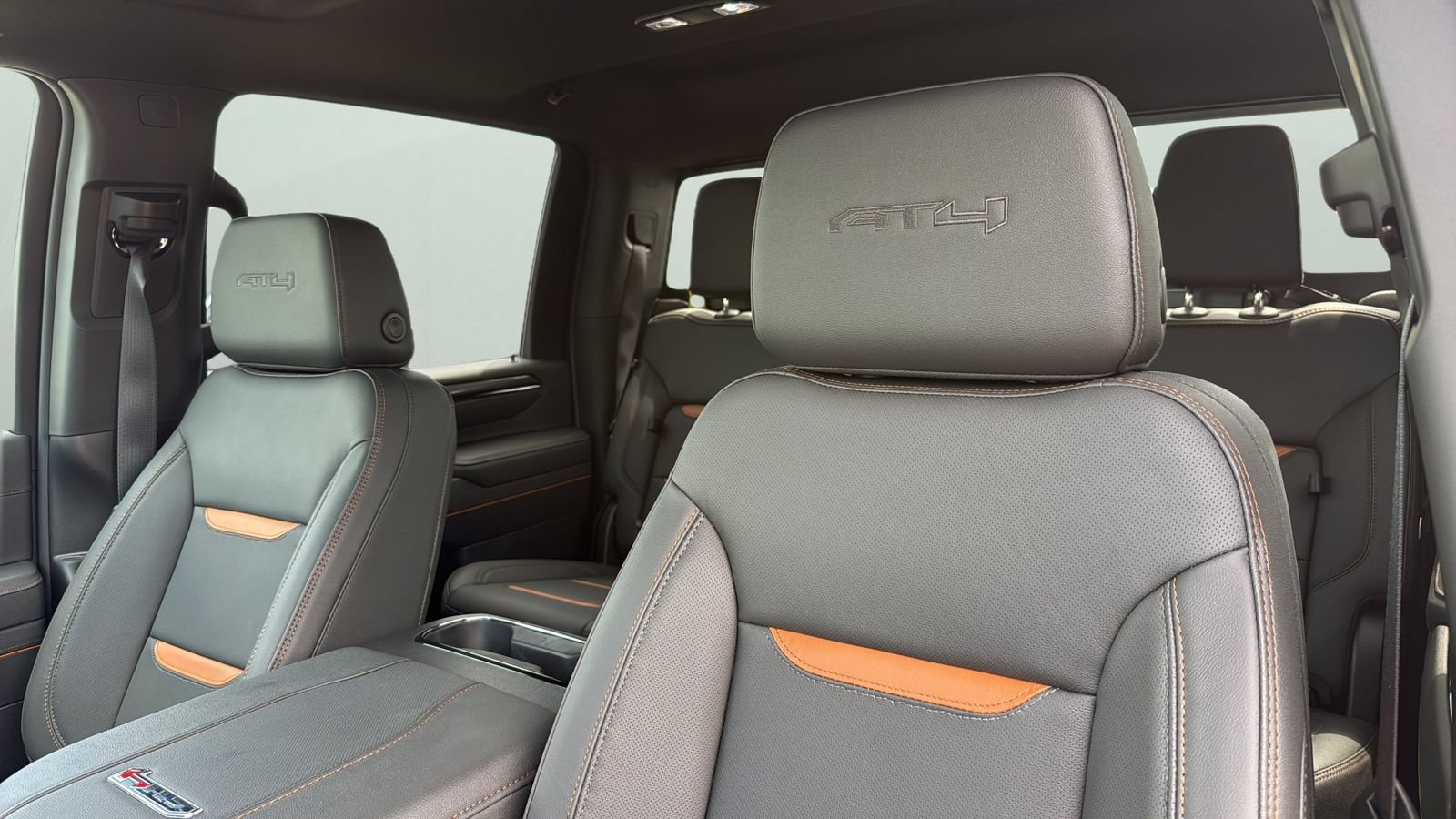 Used 2026 GMC Sierra 3500 AT4 w/ AT4 Premium Plus Package AWD/4WD image 9