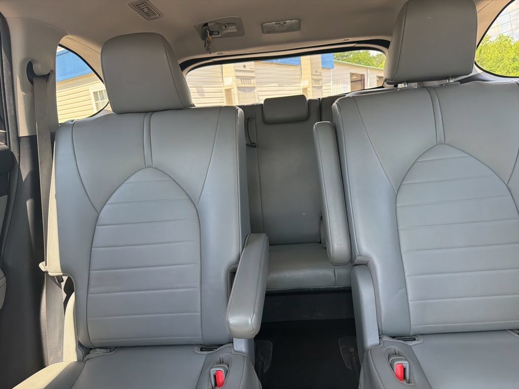 Used 2021 Toyota Highlander XLE FWD image 24