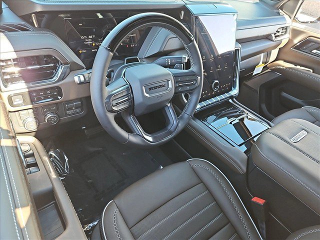 New 2026 GMC Yukon Denali Ultimate w/ LPO, Get Active Package AWD/4WD image 3