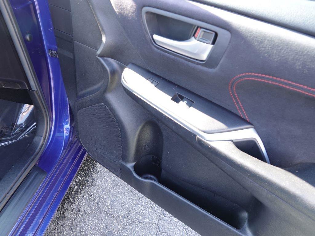 Used 2015 Toyota Camry XSE w/ Moonroof Package image 28