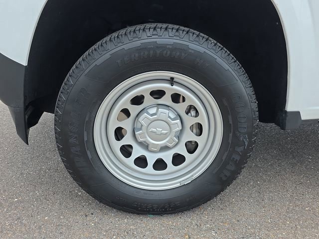 Used 2024 Chevrolet Colorado W/T w/ Advanced Trailering Package RWD image 9