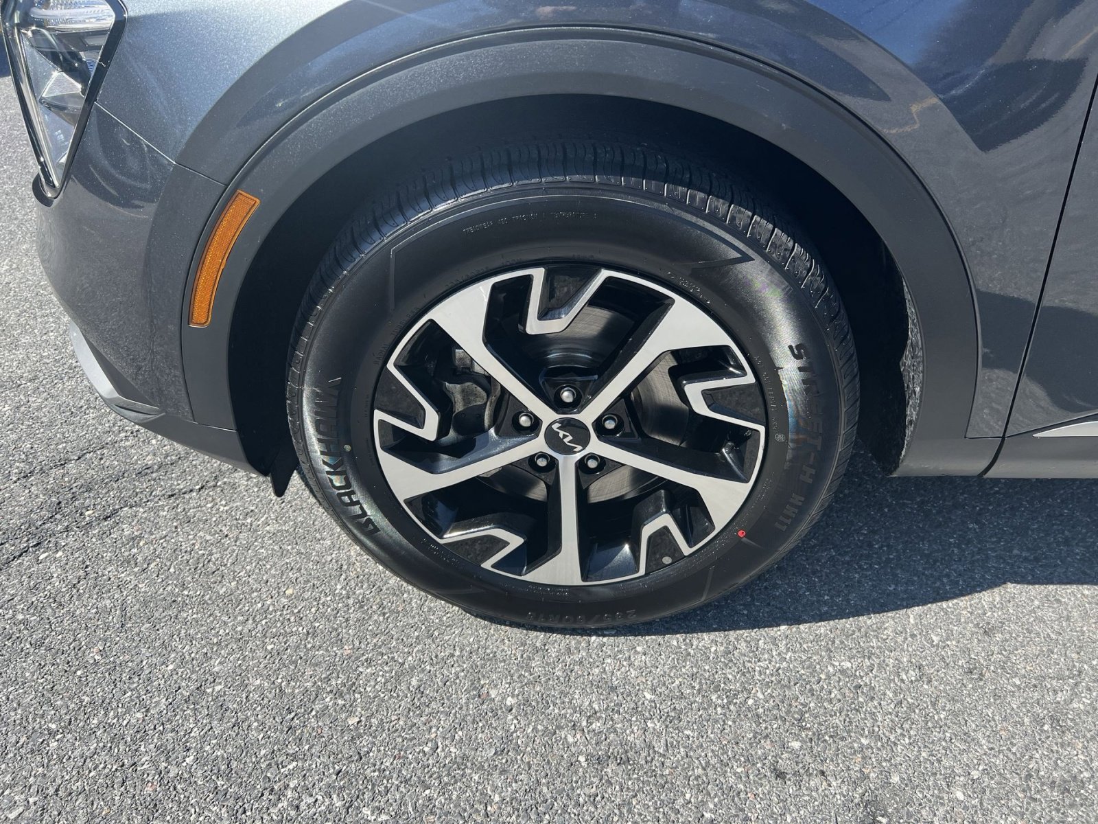 Used 2023 Kia Sportage EX image 12