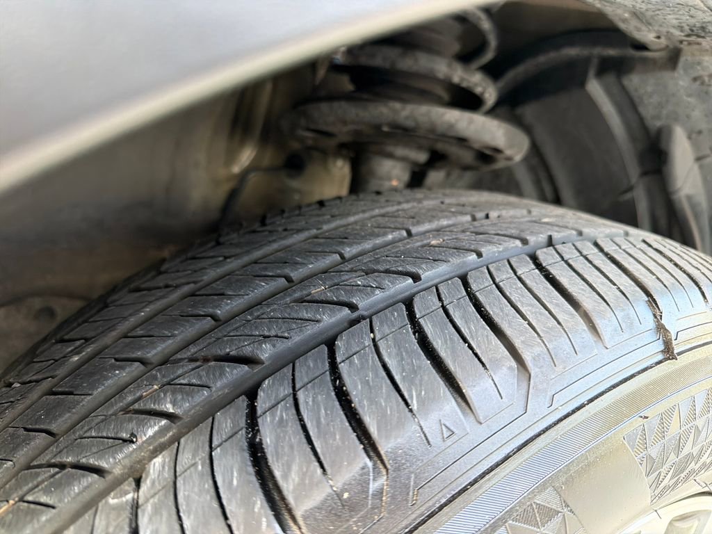 Used 2025 Nissan Pathfinder SL AWD/4WD image 13