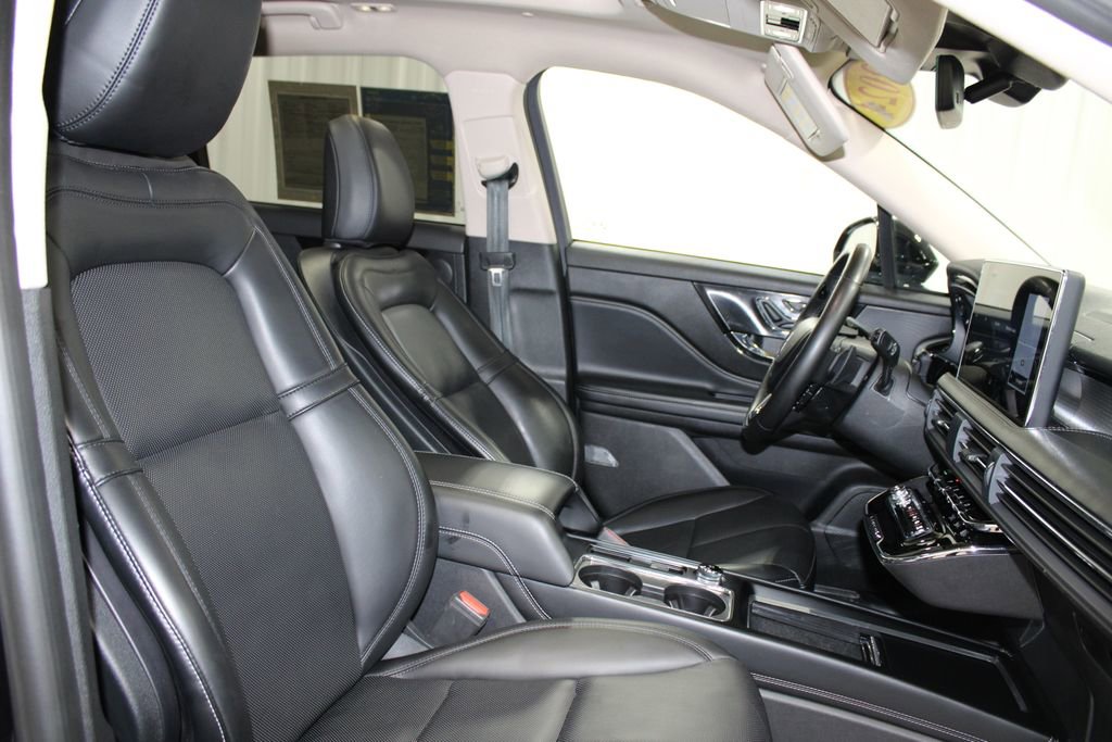 Used 2024 Lincoln Corsair AWD w/ Equipment Group 101A image 34