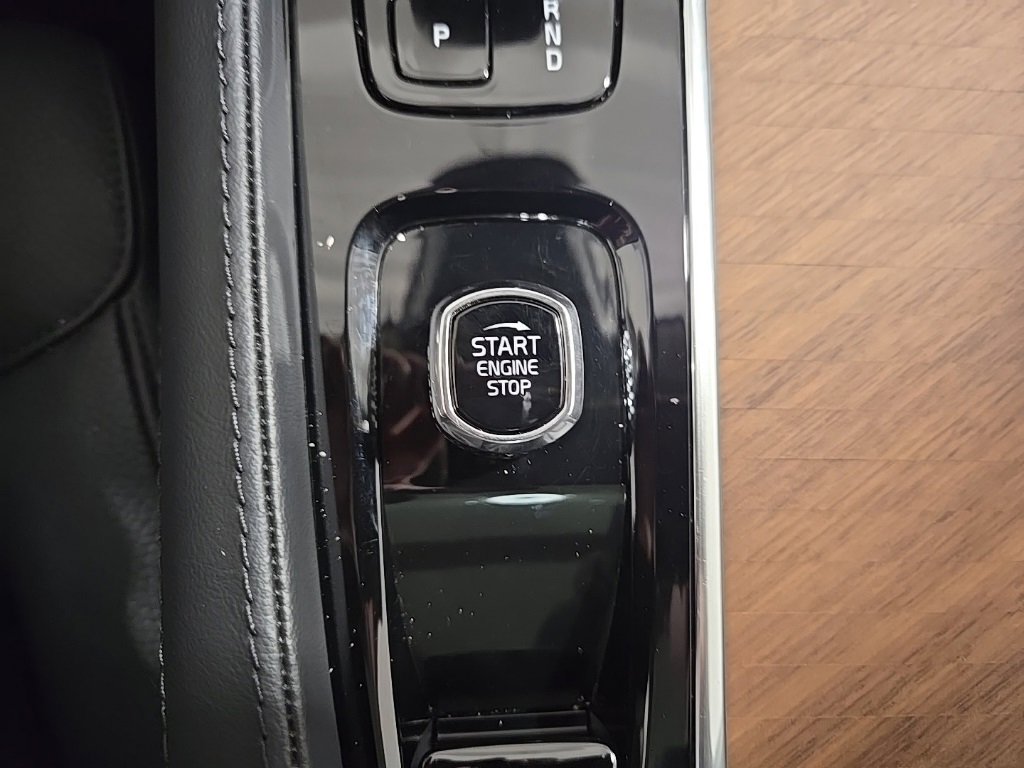 Used 2024 Volvo XC90 B6 Plus w/ Protection Package image 14