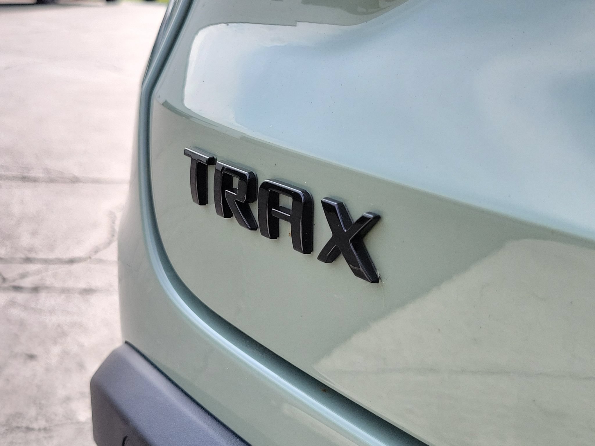 Used 2024 Chevrolet Trax RS w/ Sunroof Package FWD image 28