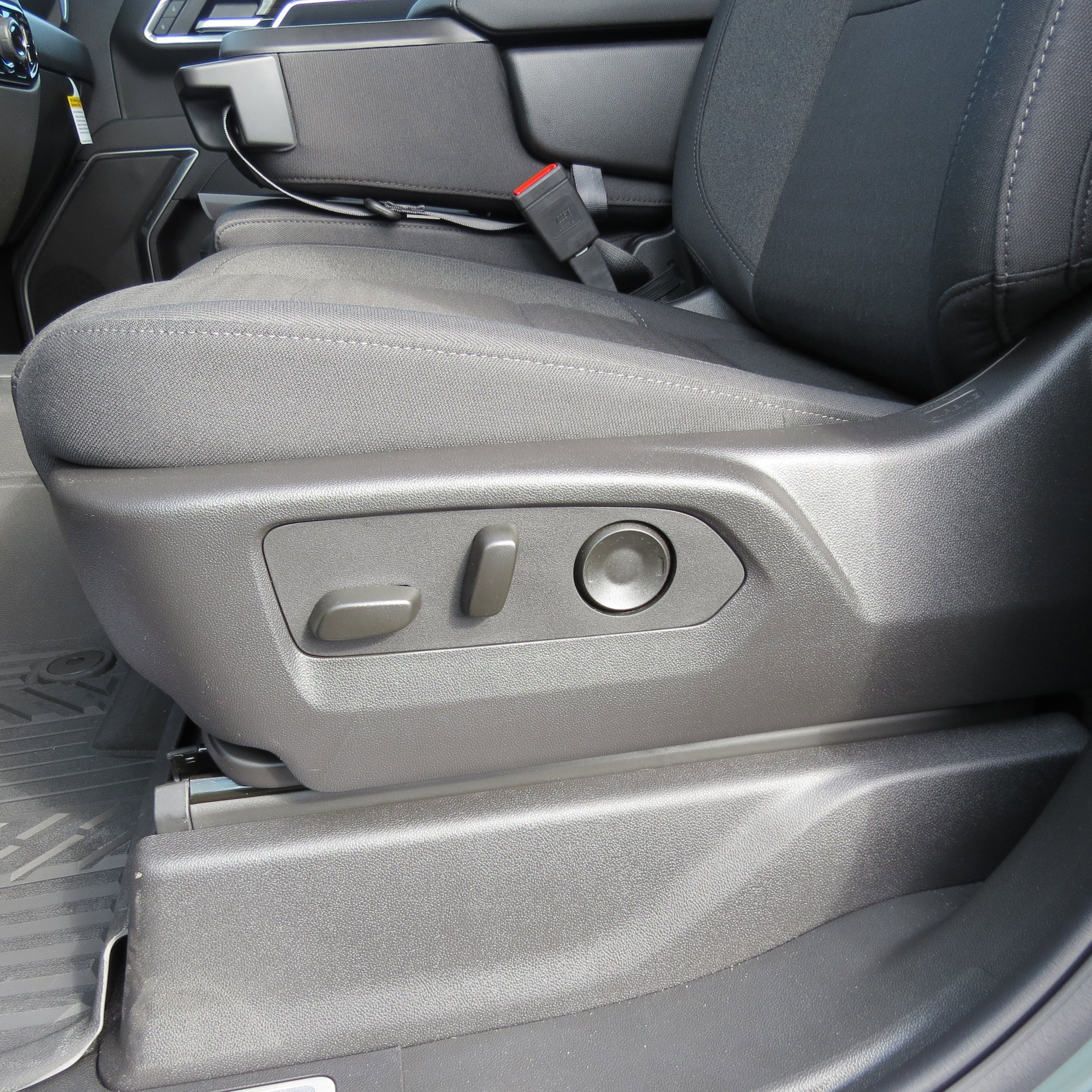 New 2025 Chevrolet Silverado 1500 LT image 14