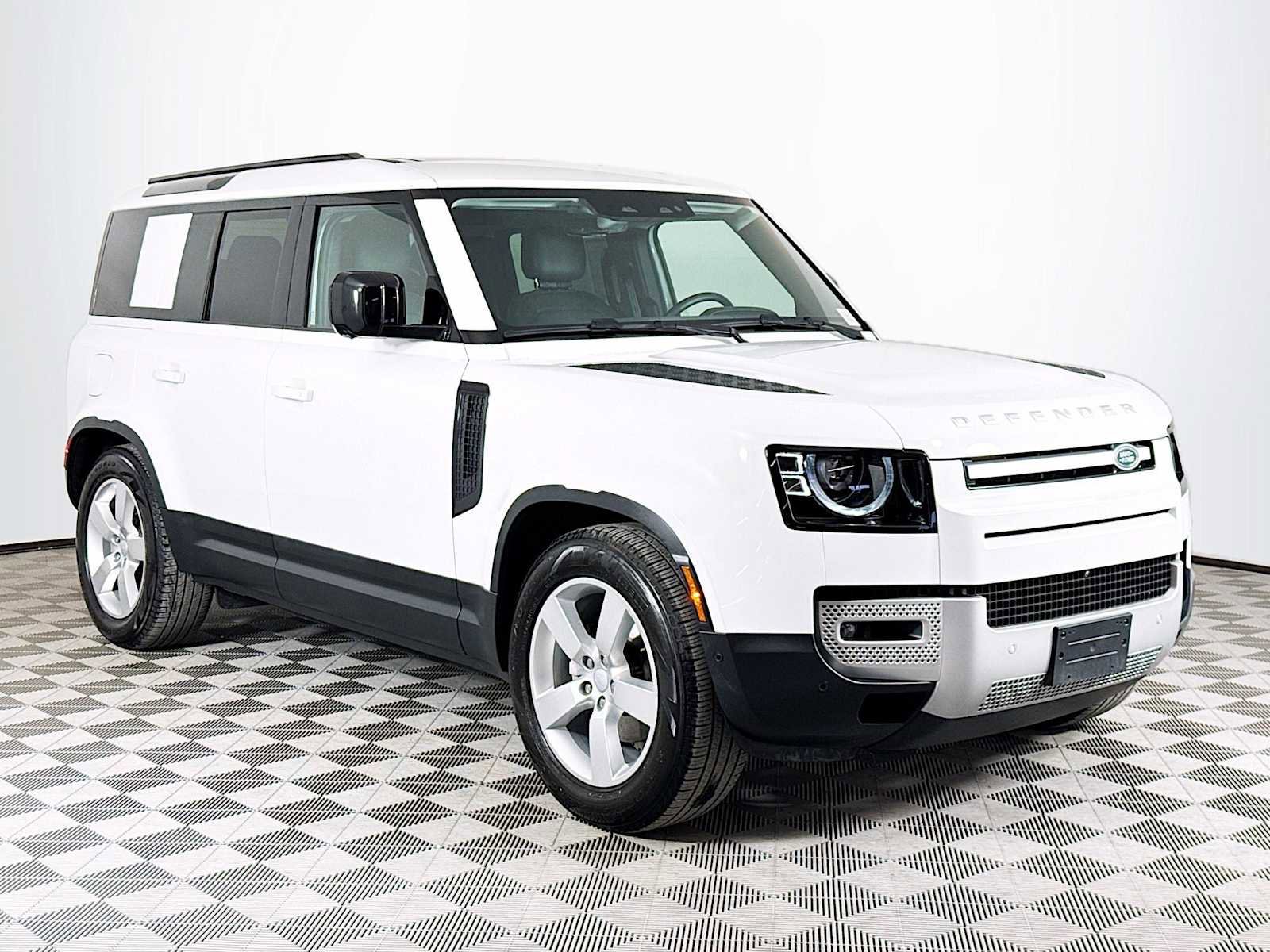 Used 2025 Land Rover Defender 110 S image 3