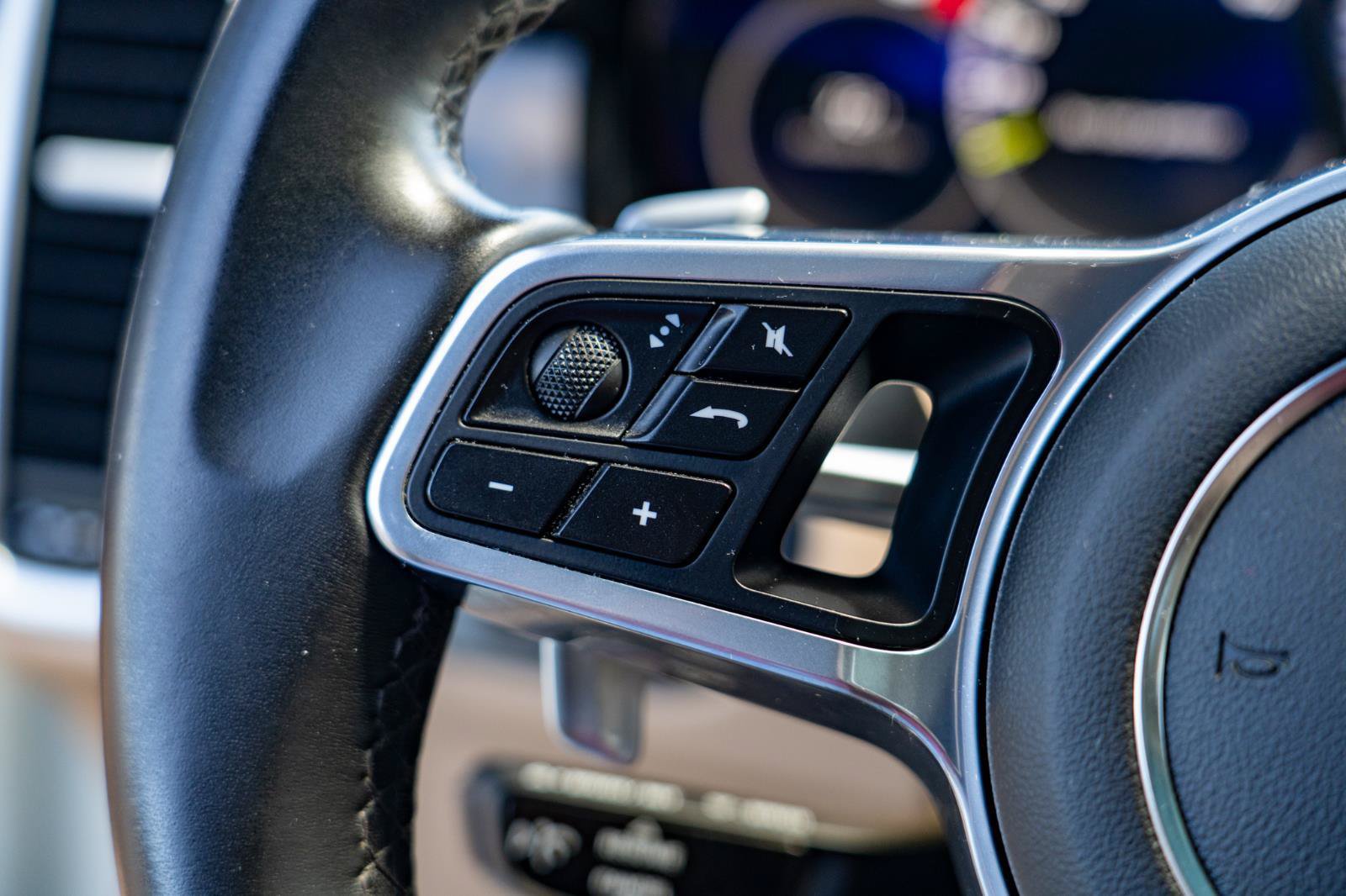 Used 2019 Porsche Cayenne E-Hybrid AWD/4WD image 24