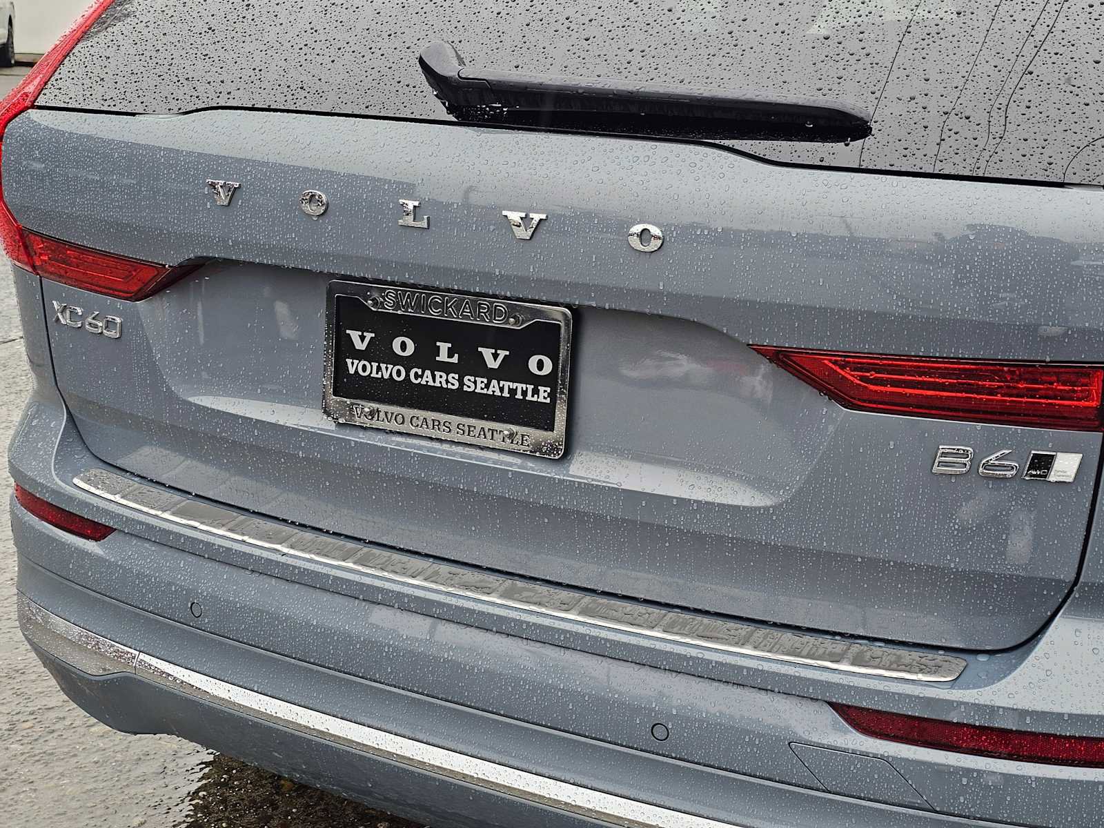 Certified 2023 Volvo XC60 B6 Ultimate w/ Protection Package Premier image 16