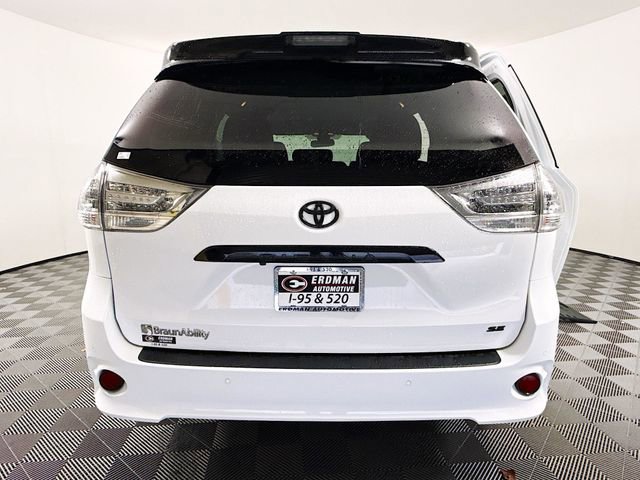 Used 2020 Toyota Sienna SE w/ SE Preferred Package FWD image 21