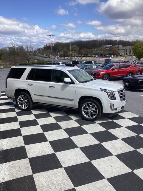 Used 2018 Cadillac Escalade Platinum image 16