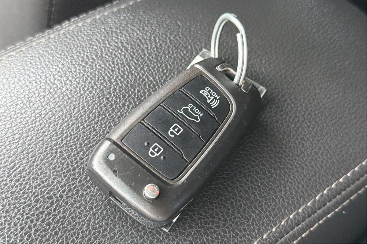 Used 2018 Hyundai Elantra GT FWD image 31