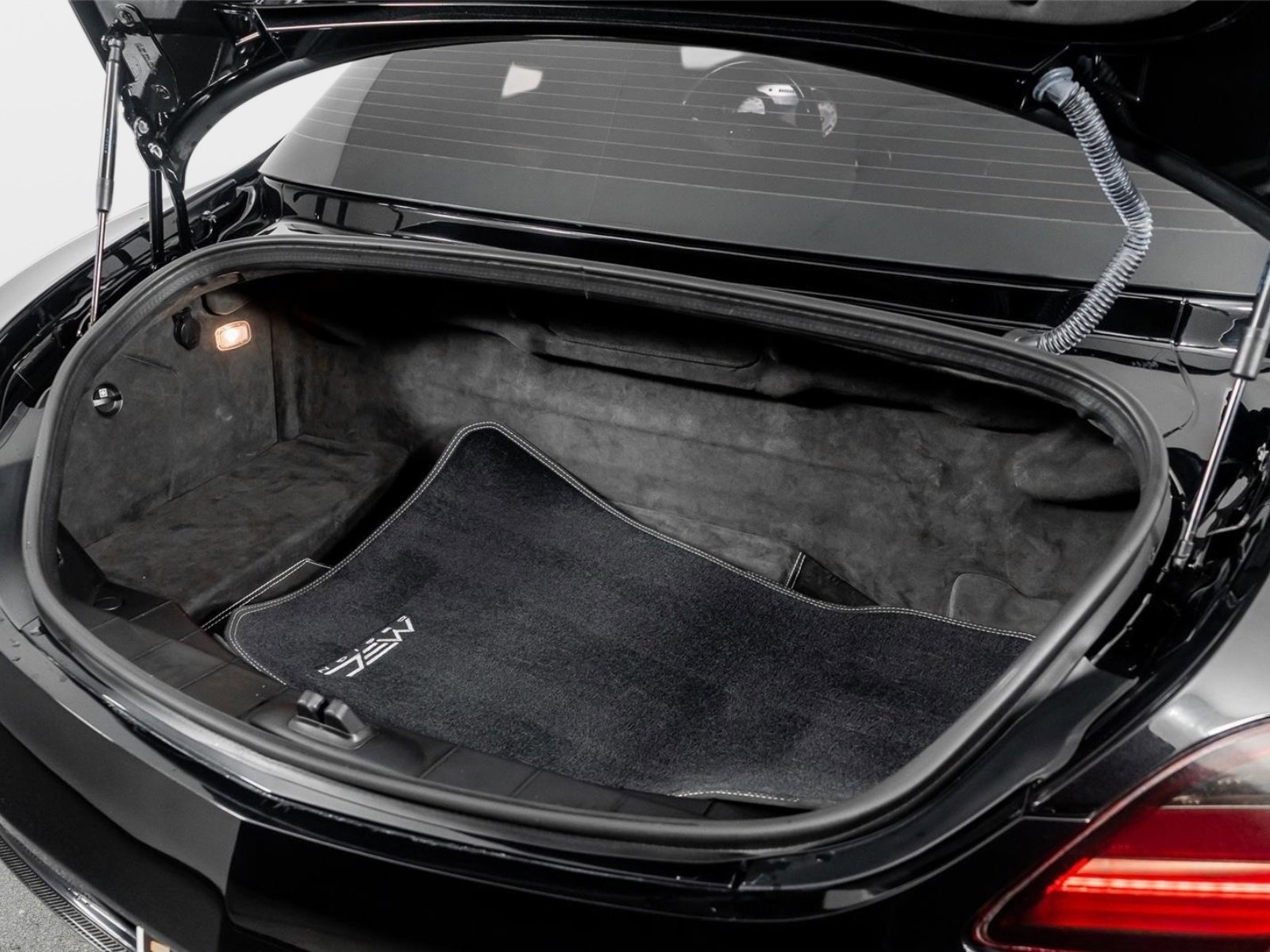 Used 2011 Mercedes-Benz SLS AMG Coupe image 46