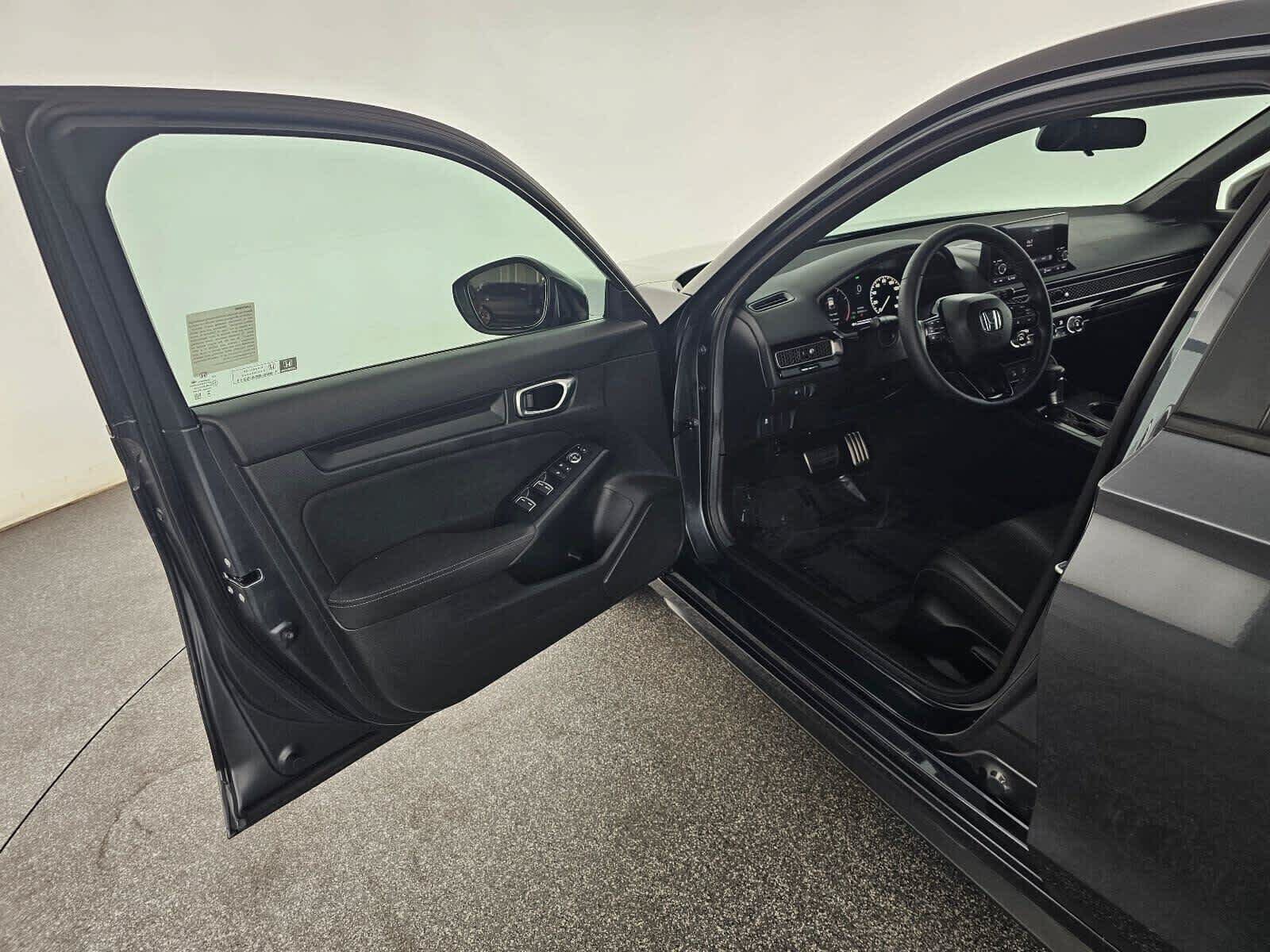 Used 2025 Honda Civic Sport image 19